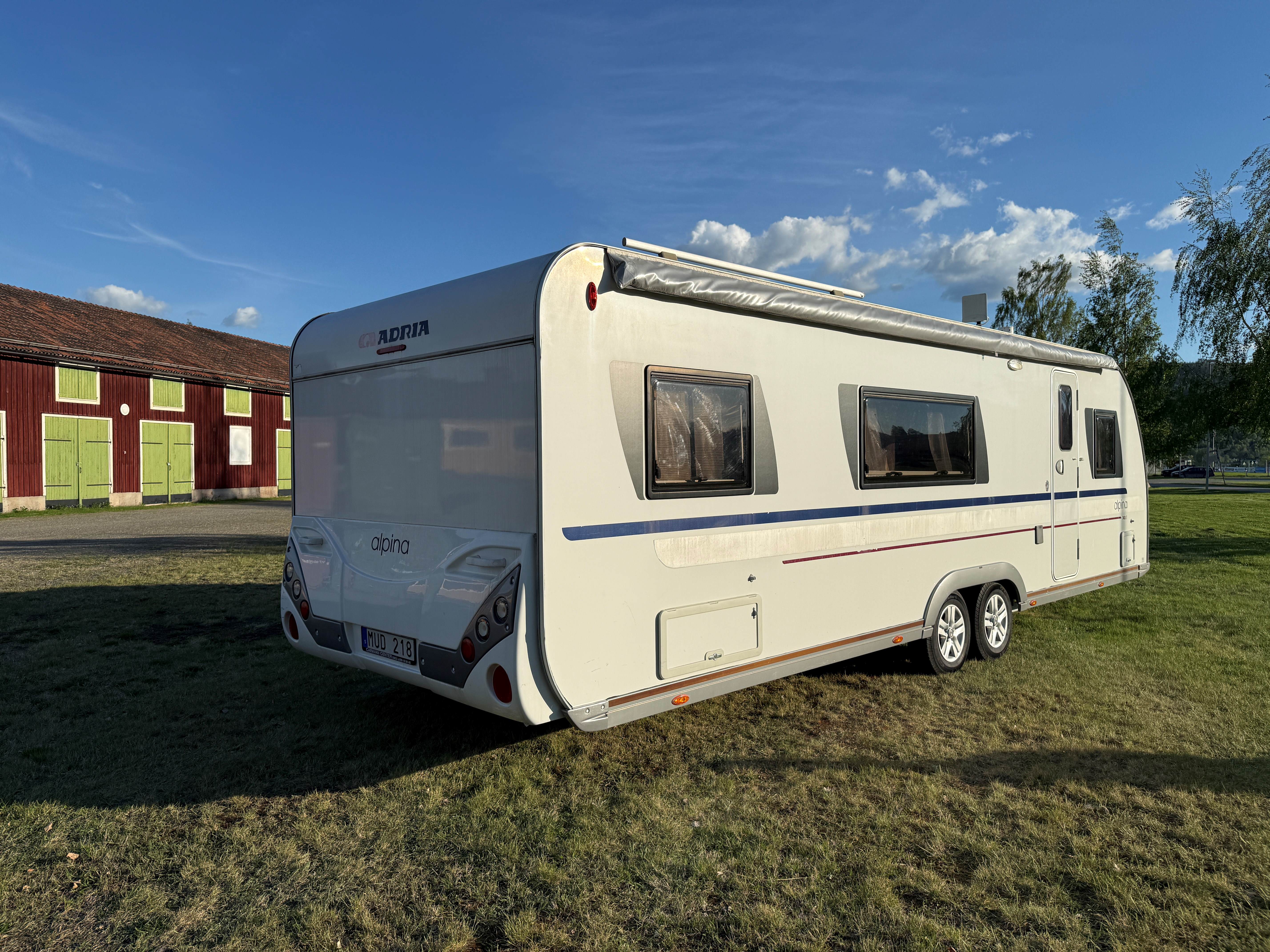 Adria Alpina 743 UT (2012)